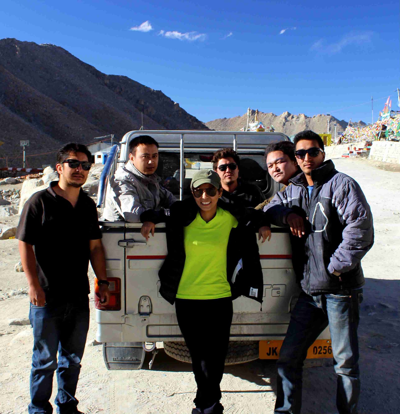 Taking a Pee-Tea-Photo Break at Changla Pass with my Fabulous Five Friends