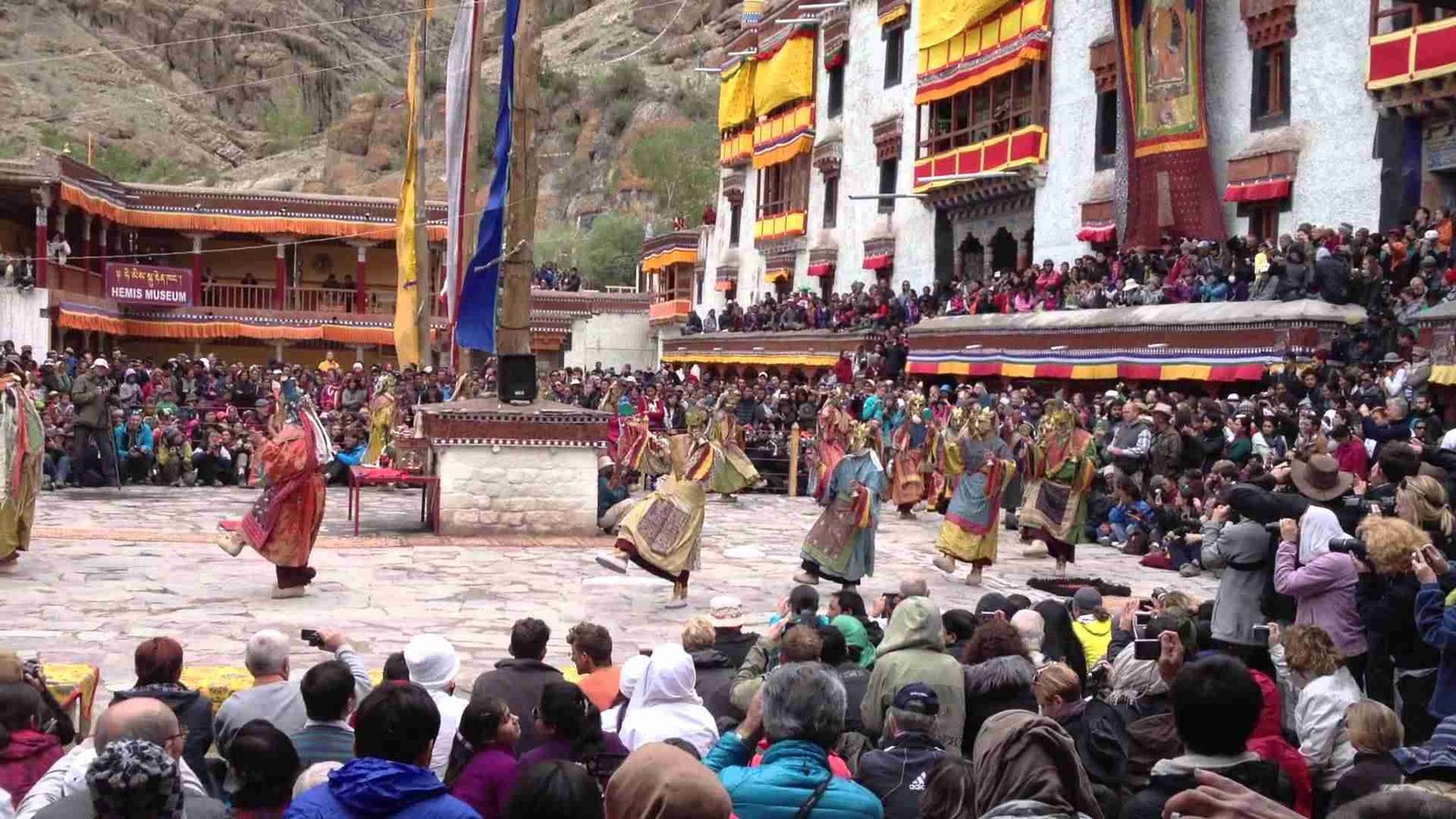 hemis festival
