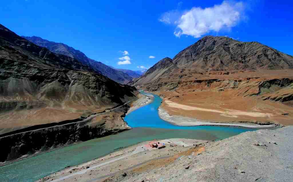 Rafting end point - the confluence of indus n zanskar