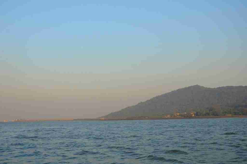 Elephanta https://commons.wikimedia.org/wiki/File:Elephanta_island_from_a_distance.JPG