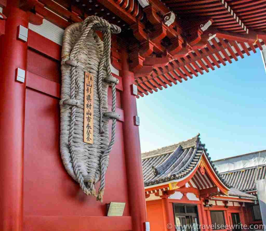 Giant straw sandal (waraji) at Hōzōmon Gate, Asakusa, Tokyo