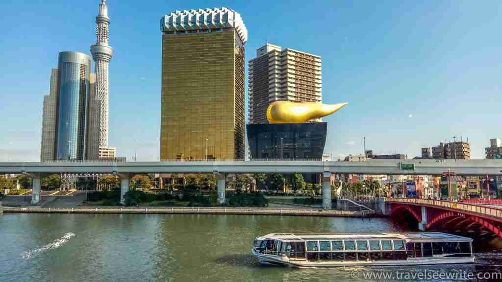 Hotel Review of staying at a Capsule Hotel in Tokyo