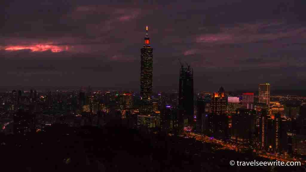 The landmark Taipei 101 skyline at sunset seen from the Elephant Mountain, Taipei, Taiwan
