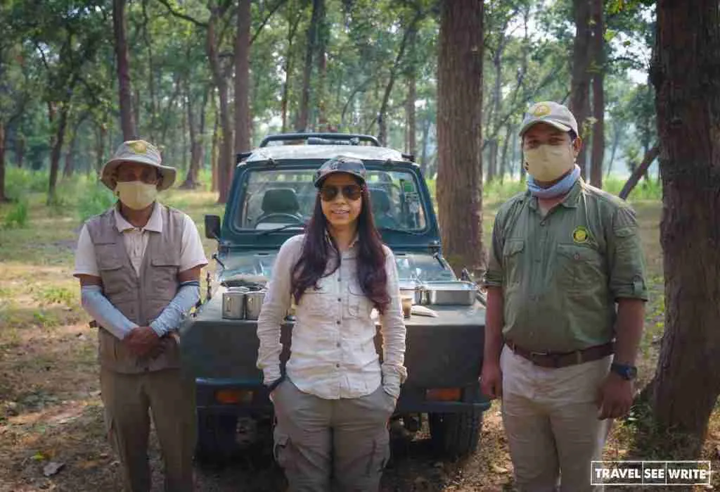 With two naturalists - Choubey Jee and Negi - from Treehouse Hideaway, Bandhavgarh