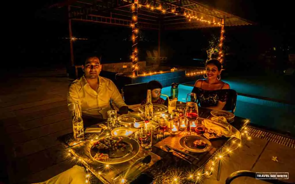 Special candlelight dinner by the poolside