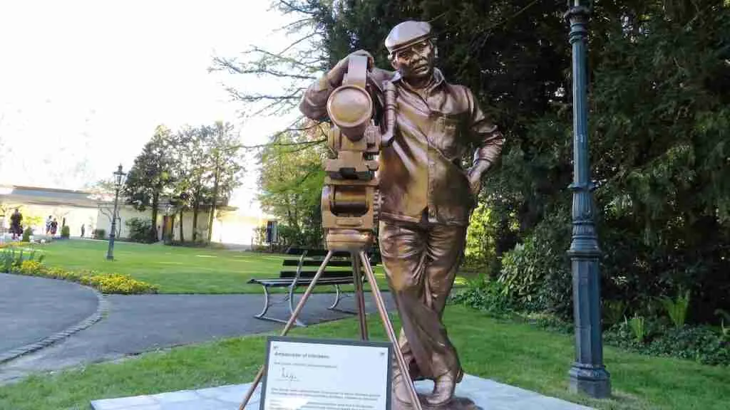 A bronze statue of Yash Chopra near the Congress Centre in Interlaken is a popular tourist spot.