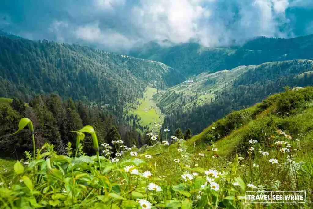 Dalhousie and Khajjiar in 4 days will showcase the highlights of the region.